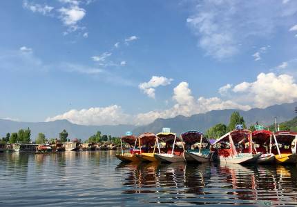 Peaceful Kashmir Trip Starting from Chandigarh