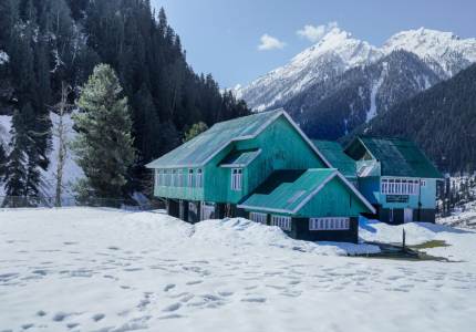 Explore Gulmarg, Sonmarg & Pahalgam from Jammu